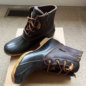 New Sperry Tan Brown Saltwater Boots